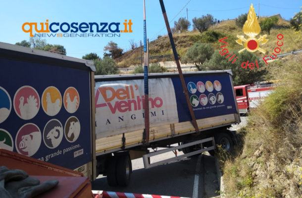 autotreno ribaltato3