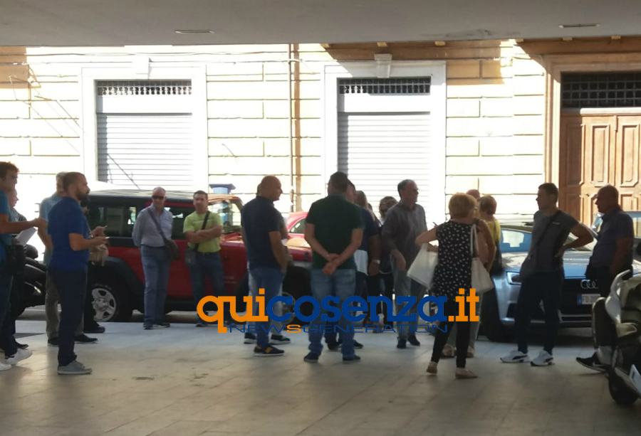 protesta OSS Cosenza Azienda ospedaliera 01