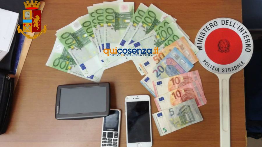 soldi cellulari sequestro polizia stradale cosenza