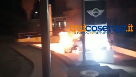 auto fiamme castrovillari 2