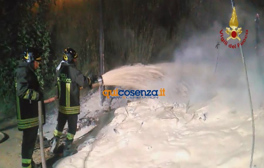 incendio rifiuti via popilia 01