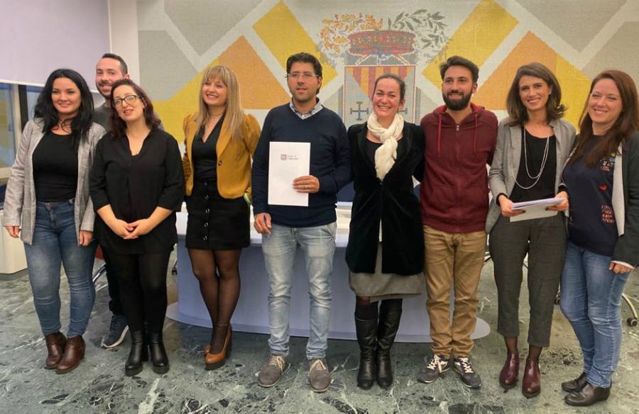 FelicieConfenti present 2