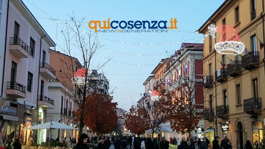 Cosenza, luminarie e albero di Natale solo grazie agli imprenditori 59 Luminarie Cosenza2