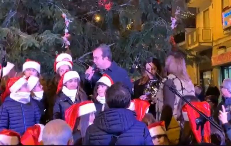 Occhiuto accende l'albero di Natale: "presto luminarie e ruota panoramica da 40 metri" 56 occhiuto albero
