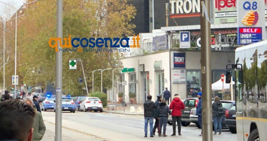 polizia pacco sospetto