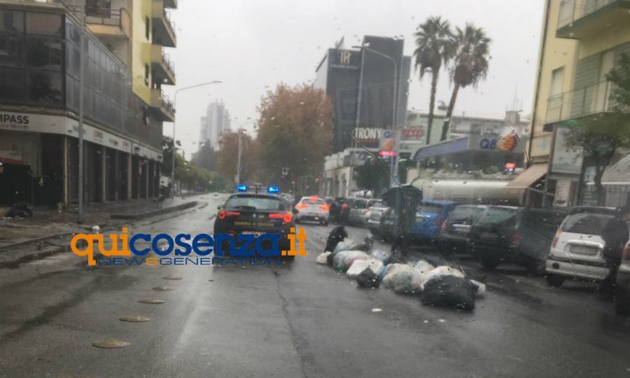 rifiuti per strada via panebianco 6 dicembre