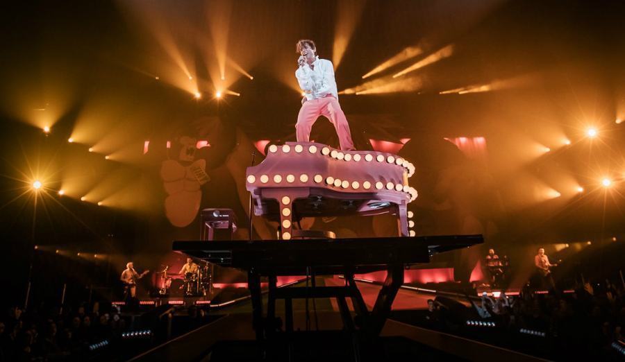 Mika, megashow "Reveleation" in Calabria: allestimento faraonico e ultra tecnologico 56 Mika tour 2