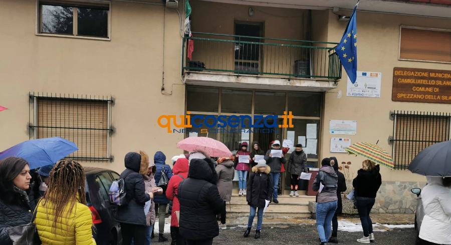 camigliatello protesta scuola