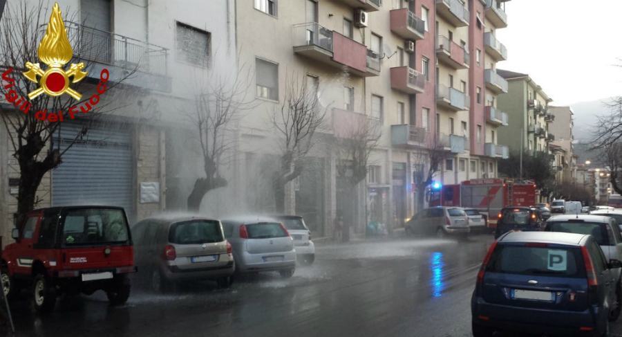 vigili fuoco cosenza condotta idrica via catteneo