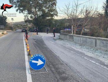 Posti di blocco e controlli dei carabinieri sulla 106 54 Foto 1