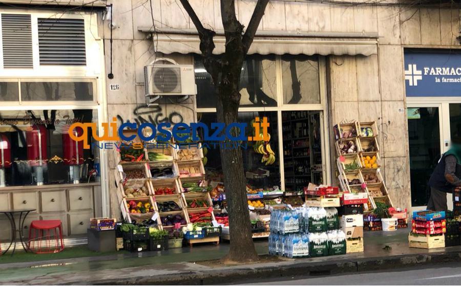 fruttivendolo aperto cosenza