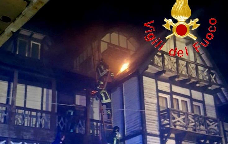 Incendio al "Grande Albergo delle Fate", mobilitazione per la messa in sicurezza 54 incendio albergo delle fate