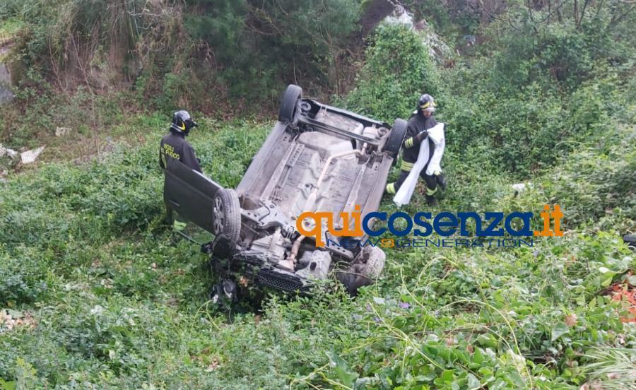 Tragico incidente stradale, vittima una donna di 48 anni 56 incidente benestare vittima 48 anni