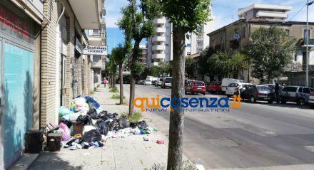 Rifiuti via panebianco cosenza maggio