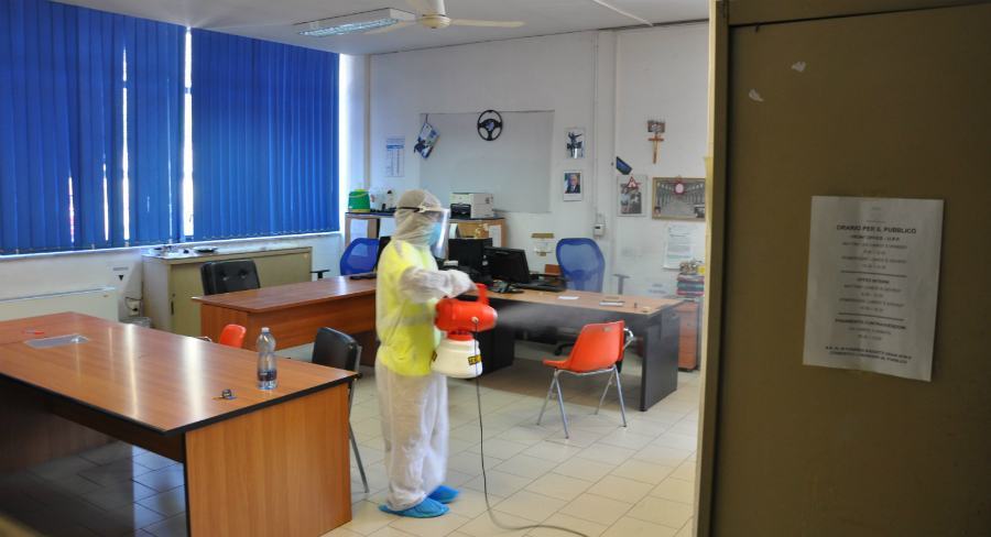 Cosenza, da domani riapre al pubblico il Comando della Polizia Municipale 60 sanificazione comando vigili 3