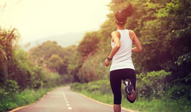 Coronavirus, correre fa bene ma non con la mascherina 52 vvvvv1