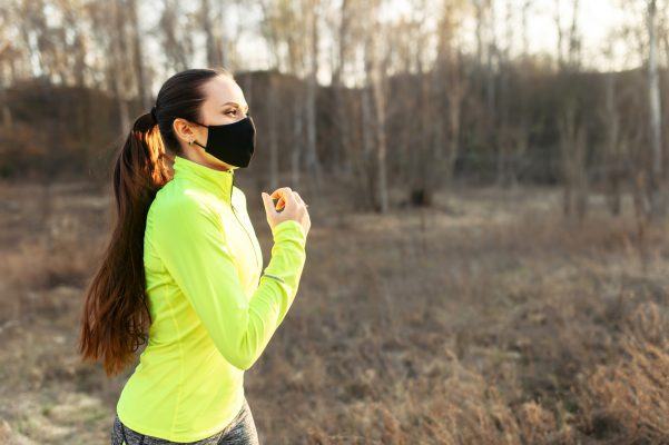 Coronavirus, correre fa bene ma non con la mascherina 53 vvvvvv