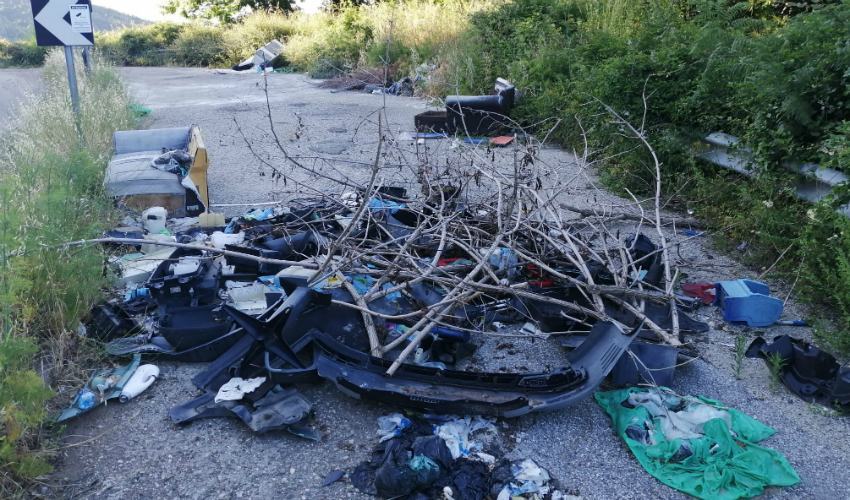 Rende "SP 92", Gioventù Nazionale: "discarica a cielo aperto, installare telecamere" 54 Sp 92 Rende2