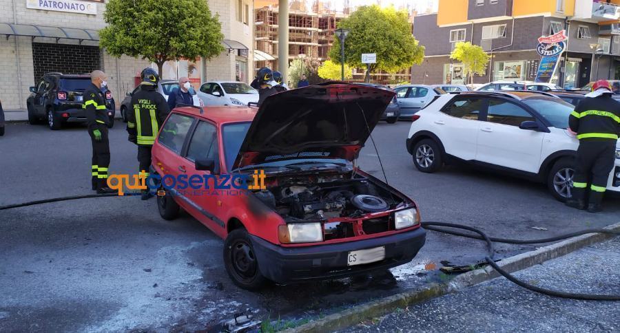 auto fiamme viale mancini cosenza vvff 05