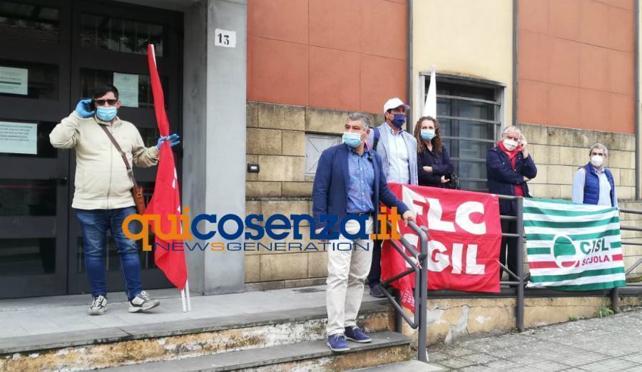 manfiestazione scuola provveditorato cosenza 02