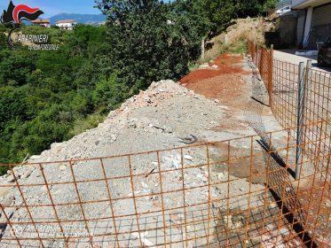 Abbandono di rifiuti, denunciato titolare di una ditta a Firmo 54 sequestro firmo 2