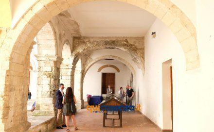 Complesso Santa Chiara, passa al Mibact. Niente più affitto per la Biblioteca Civica, ma restano i debiti 60 complesso santa chiara cosenza chiostro 01