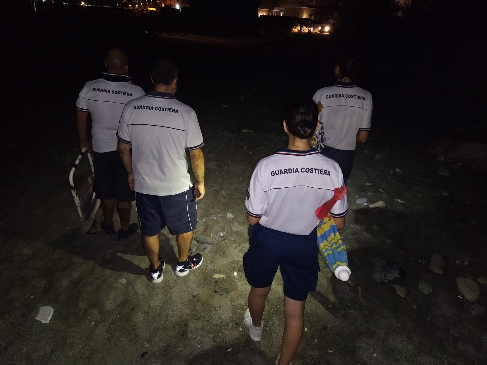 14.08.20 Comunicato stampa Cetraro Fuscaldo Paola sequestro ombrel...