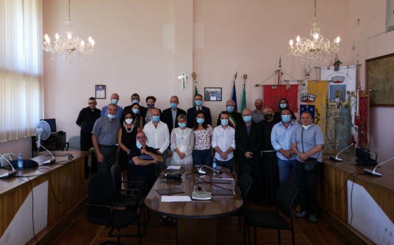 Amministrazione e parroci casali del manco