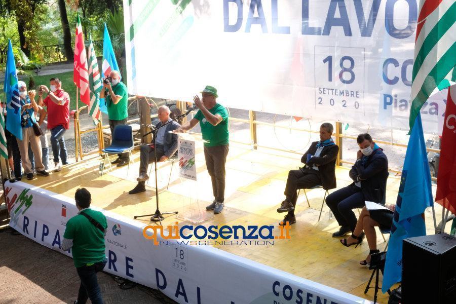 Cosenza lavoro manifest04