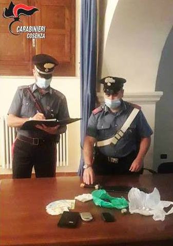 Cosenza: droga, furto e occupazione abusiva di un'abitazione. Arrestato 50enne nel centro storico 54 Cosenza Centro foto arresto 50enne