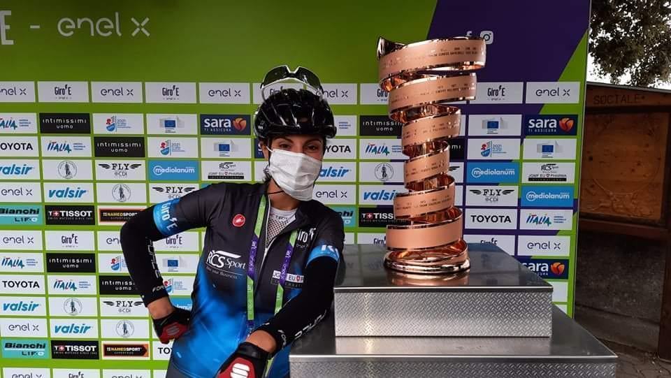 Giro-E, traguardo in rosa per Rossana Chiodo: "la bici mi ha cambiata" 54 Rossana Chiodo