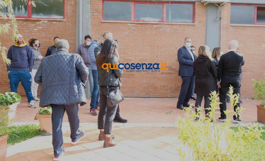 Cosenza, protesta palestre e piscine: "non siamo noi la causa dei contagi" 54 piscina protesta palestre e centri sportivi cosenza 02