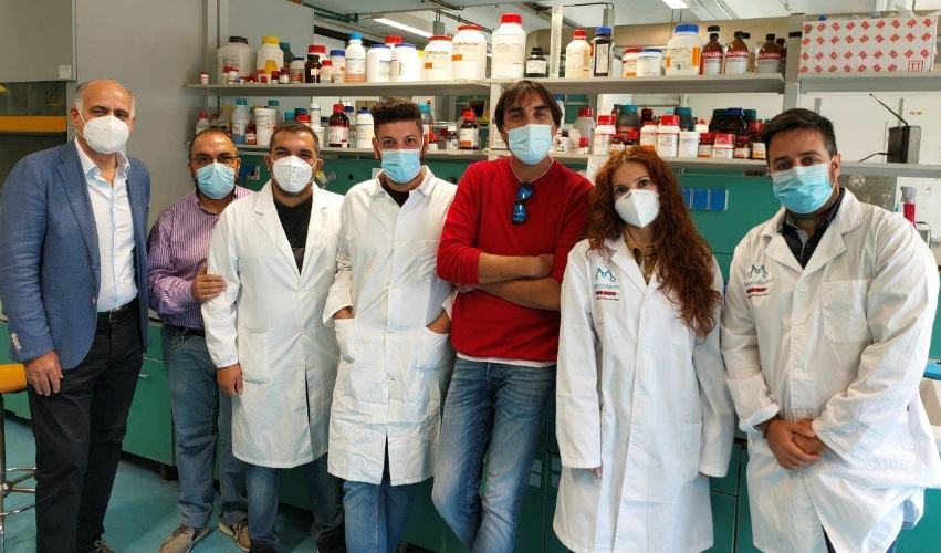 Covid, anticorpi Unical bloccano replicazione del virus: esiti promettenti dai primi test 54 unical