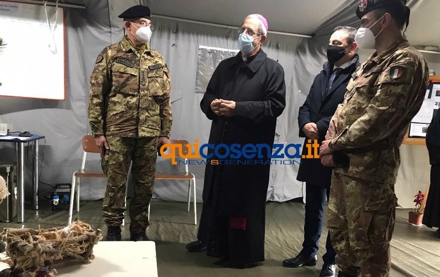 Il vescovo all'ospedale da campo di Cosenza: "Esercito e militari sono angeli custodi" 56 Vescovo ospedale da campo cosenza 01