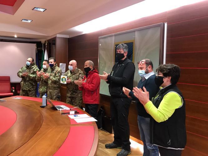 Montescuro: Parco Sila consegna all’Aeronautica Militare primo «sigillo di riconoscimento» 57 bolla3