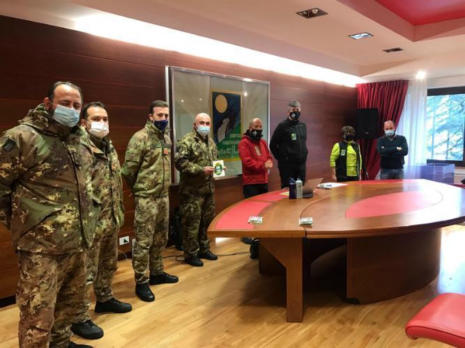 Montescuro: Parco Sila consegna all’Aeronautica Militare primo «sigillo di riconoscimento» 56 bolla4