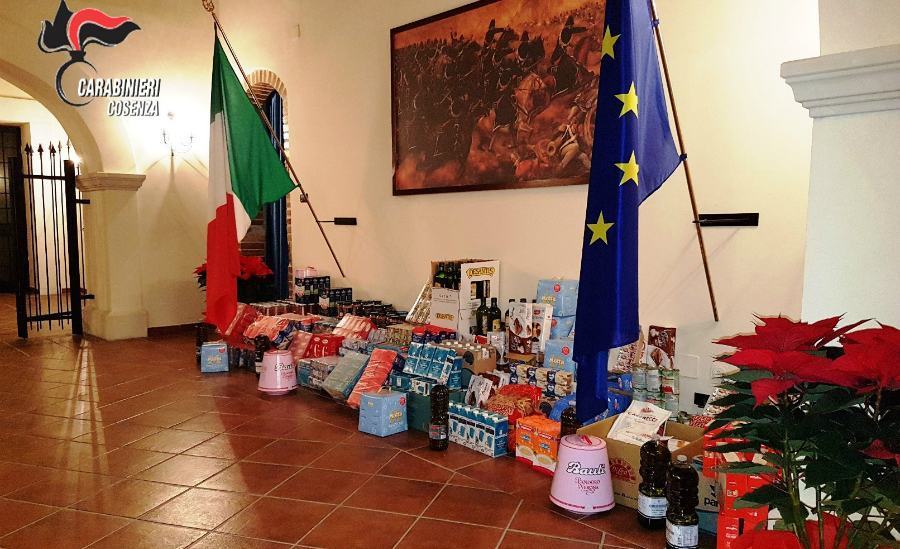 Carabinieri di Cosenza donano generi alimentari a due parrocchie della città 57 carabinieri beneficenza cosenza natale 2020 03