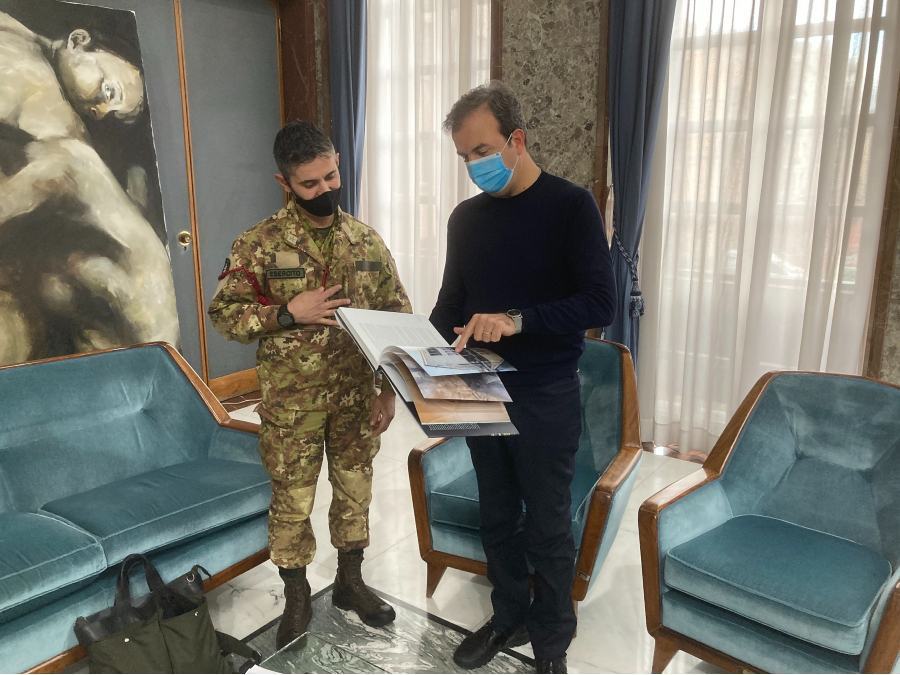 il colonnello Tinelli con il Sindaco Occhiuto 5