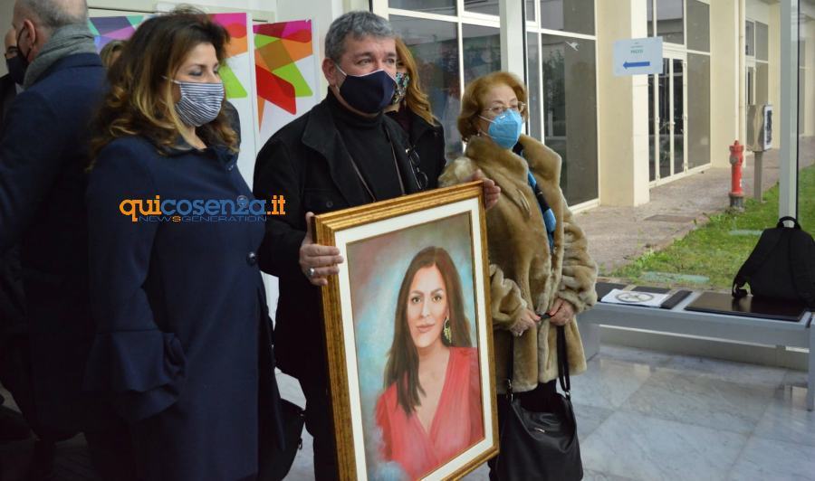 Da oggi la cittadella regionale porta il nome di Jole Santelli 63 quadro santelli spirli presidenza
