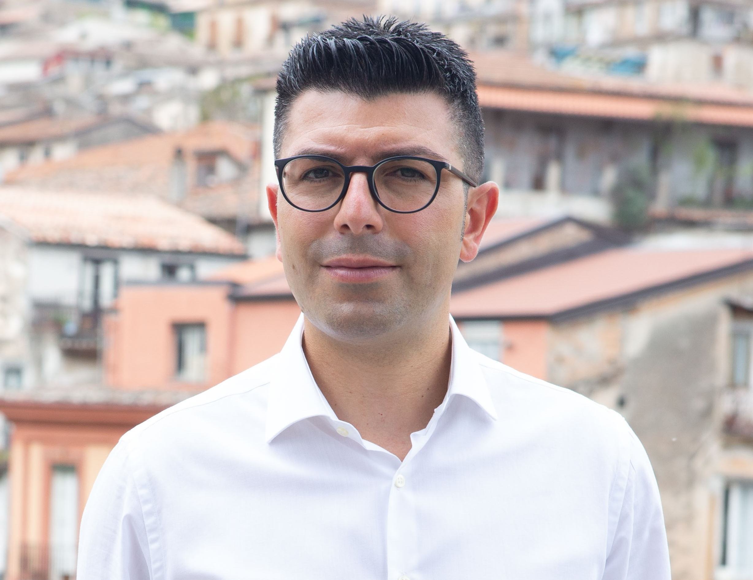 Cosenza, Spadafora (FdI) "Caruso intervenga su buche e voragini di Via Donato Morelli" 53 Francesco Spadafora consgliere minoranza Cosenza Fratelli dItalia