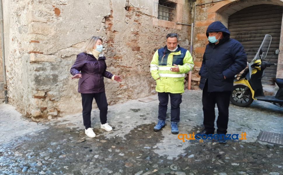 Centro storico senz'acqua, cittadini da giorni costretti a riempire bottiglie 51 settore manutenzione centro storico acqua