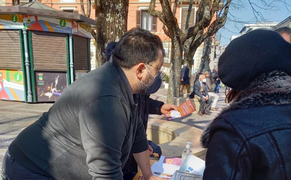 Cosenza, partita la mobilitazione contro caro bollette e legge Fornero 52 mobilitazione PRC Caro bollette e legge fornero 02
