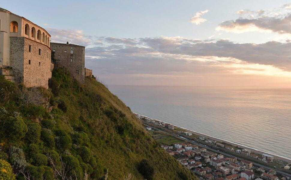 Fiumefreddo bruzio borgo panorama