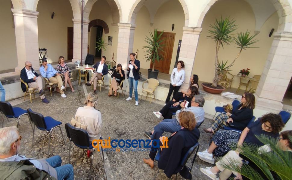 cari rifiuti cosenza incontro
