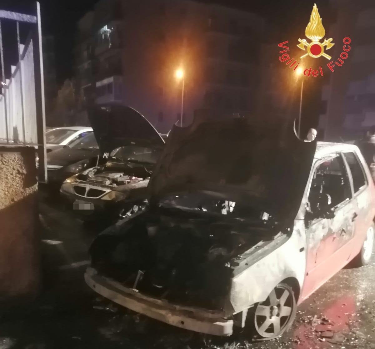 auto incendiate catanzaro 02