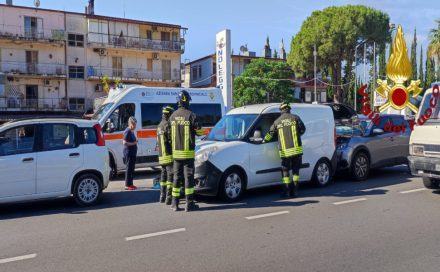 Incidente sulla SS 106: coinvolte tre autovetture 52 incidente poggio pudano kr 02