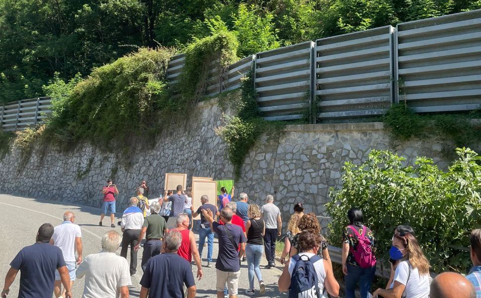 protesta parenti sanita provinciale 242 03