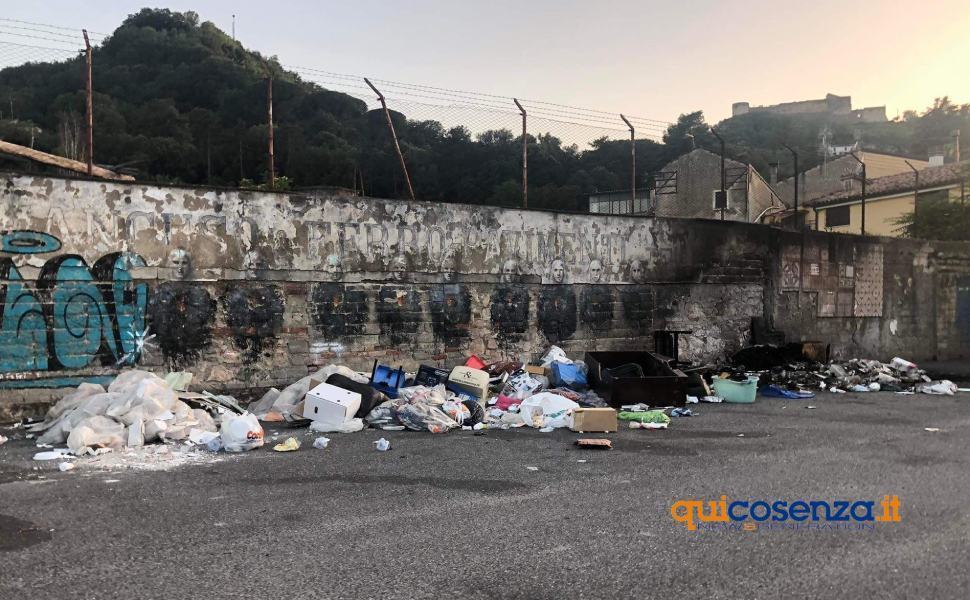 viale benessere box art rifiuti cosenza 01