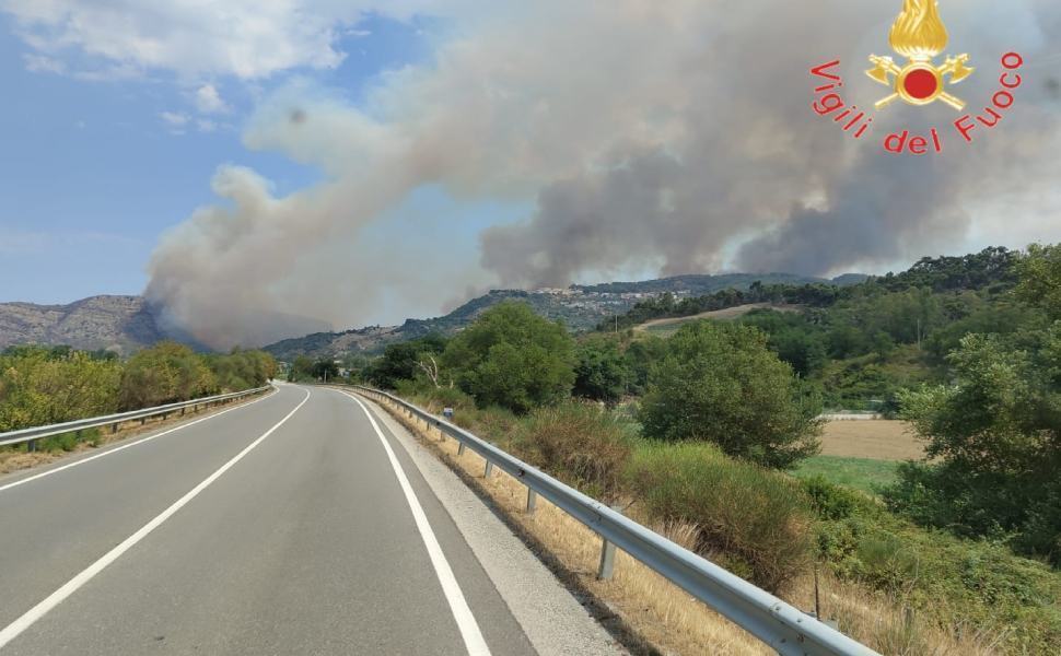 incendio crotone santa severina 107
