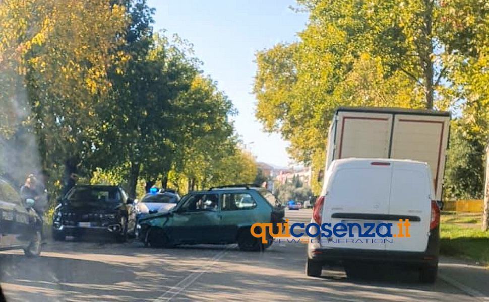 incidente rende via alberto dalla chiesa